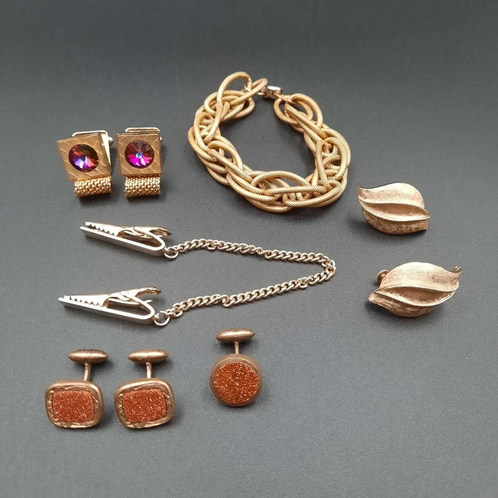 Vintage Jewelry Lot Cufflinks Tie Chain‎ Trifari Clip-Ons Goldstone